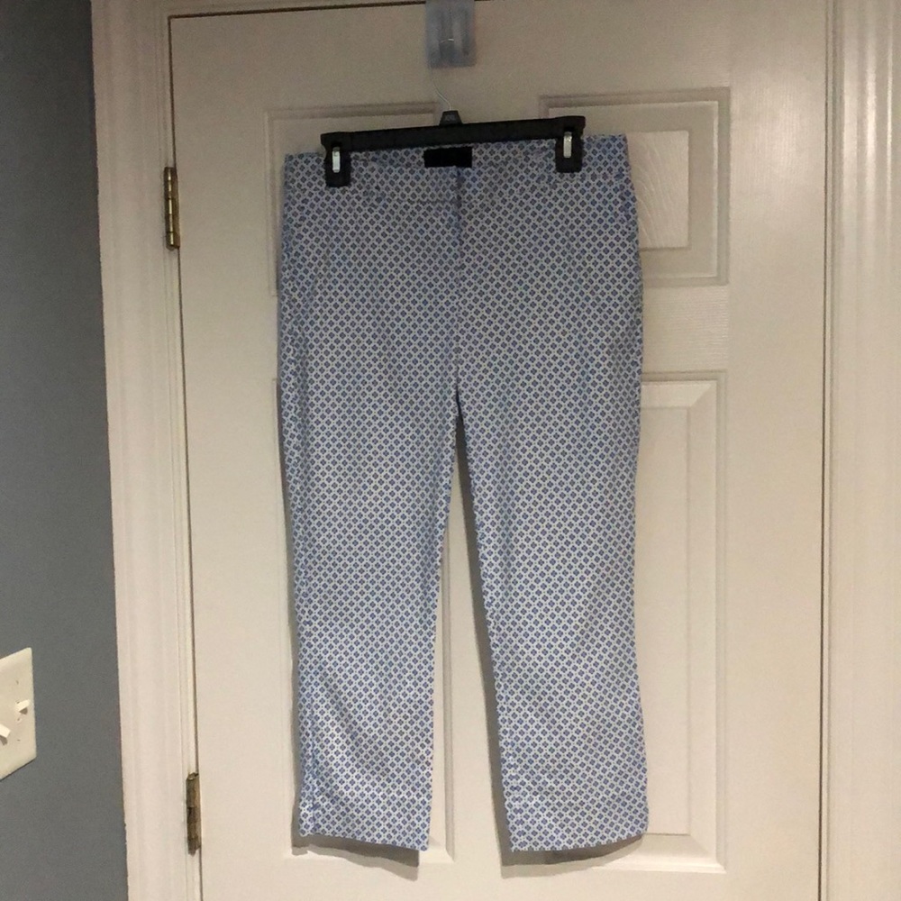 Lady’s stretch capris